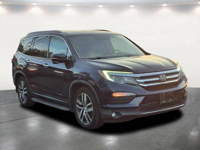 2016 Honda Pilot Touring AWD photo