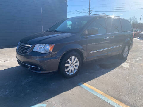 2015 Chrysler Town and Country Touring FWD photo