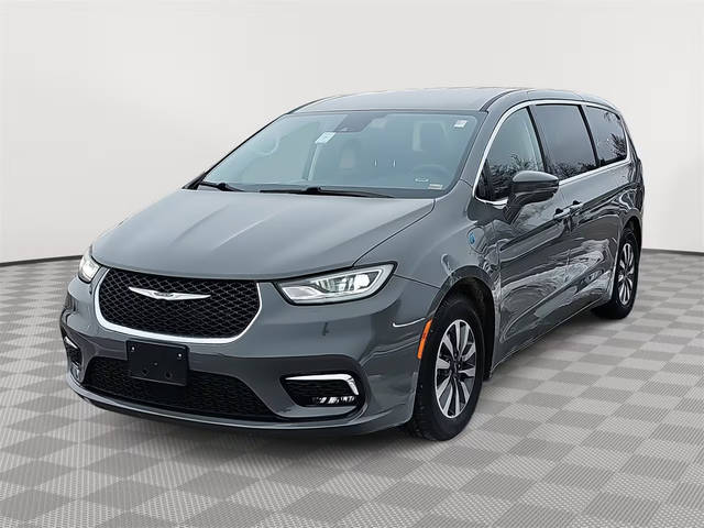 2022 Chrysler Pacifica Minivan Hybrid Touring L FWD photo