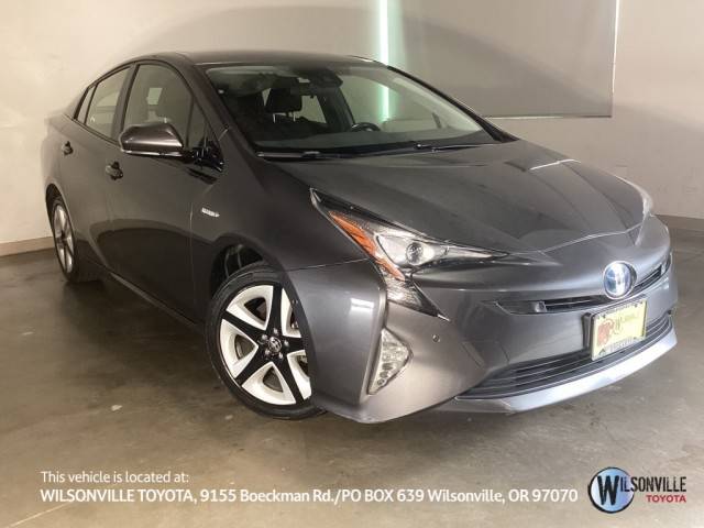 2018 Toyota Prius Three Touring FWD photo