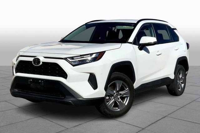 2022 Toyota RAV4 XLE FWD photo