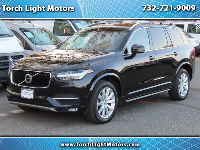 2016 Volvo XC90 T6 Momentum AWD photo