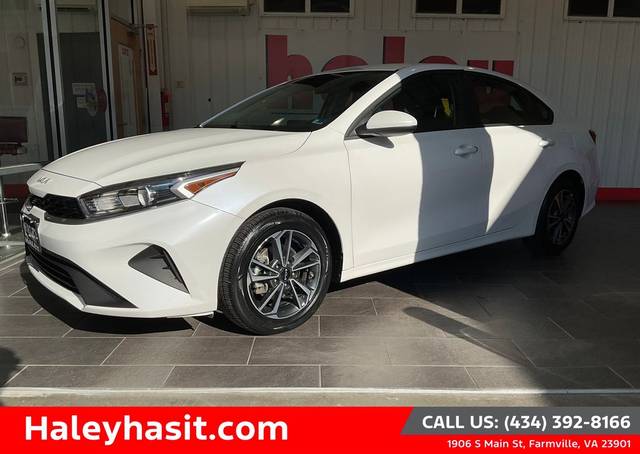 2023 Kia Forte LXS FWD photo