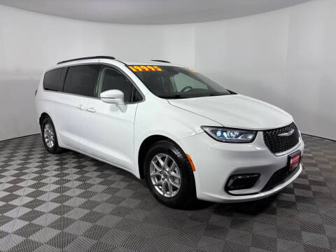 2022 Chrysler Pacifica Minivan Touring L FWD photo