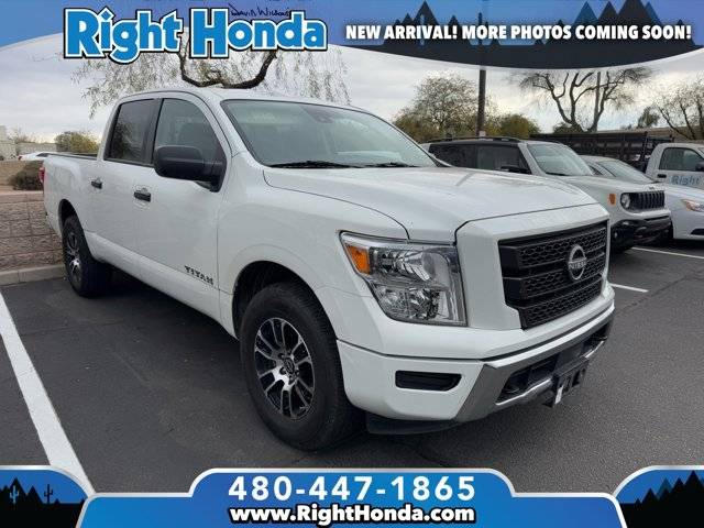 2023 Nissan Titan SV 4WD photo