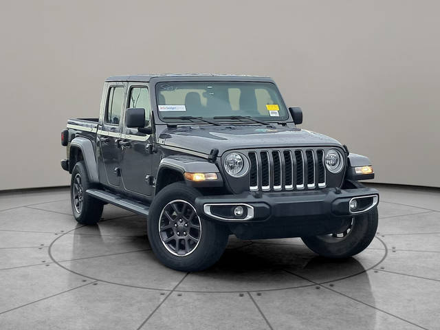 2023 Jeep Gladiator Overland 4WD photo