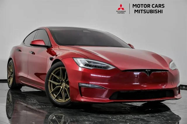 2022 Tesla Model S Plaid AWD photo
