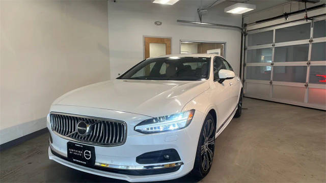 2022 Volvo S90 Inscription AWD photo