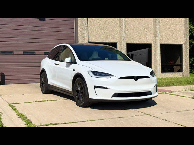 2022 Tesla Model X Plaid AWD photo