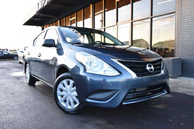 2015 Nissan Versa S Plus FWD photo