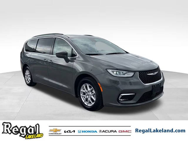 2022 Chrysler Pacifica Minivan Touring L FWD photo