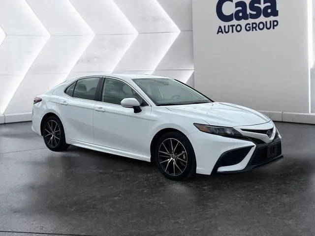 2022 Toyota Camry SE FWD photo