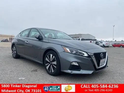 2022 Nissan Altima 2.5 SV FWD photo