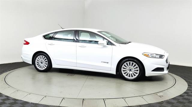 2016 Ford Fusion SE Hybrid FWD photo