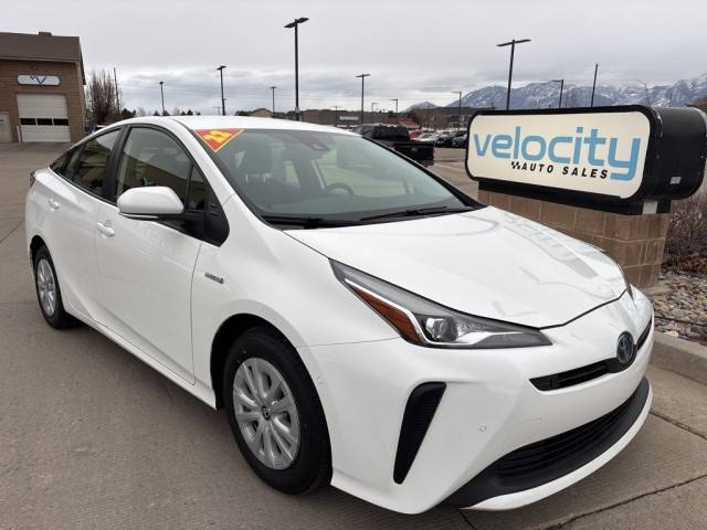 2022 Toyota Prius LE FWD photo