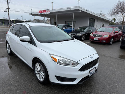 2016 Ford Focus SE FWD photo