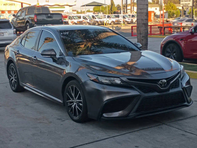 2022 Toyota Camry SE FWD photo