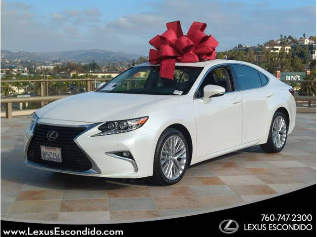 2016 Lexus ES  FWD photo