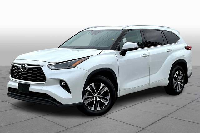 2022 Toyota Highlander XLE AWD photo