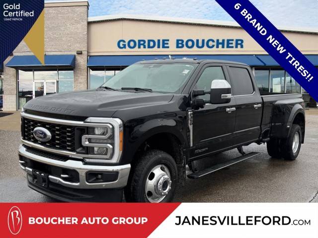 2023 Ford F-350 Super Duty LARIAT 4WD photo