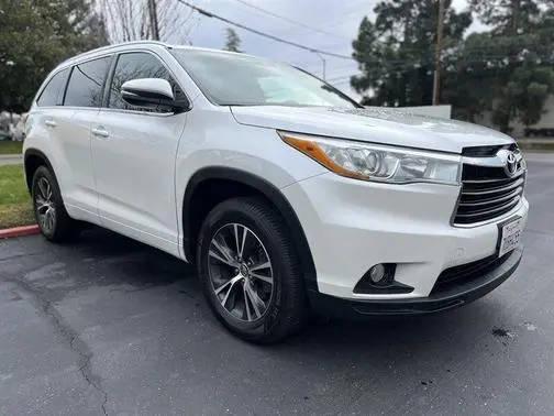 2016 Toyota Highlander XLE FWD photo