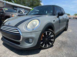 2015 MINI Hardtop 4 Door FWD photo