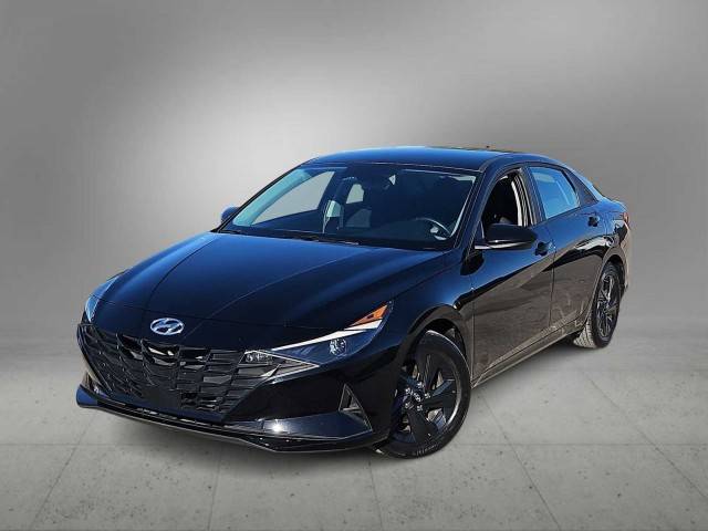 2022 Hyundai Elantra SEL FWD photo