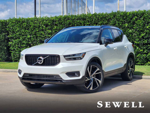 2022 Volvo XC40 R-Design AWD photo