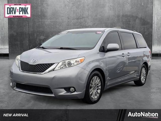 2015 Toyota Sienna XLE Premium FWD photo