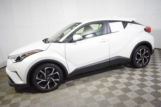 2019 Toyota C-HR XLE FWD photo