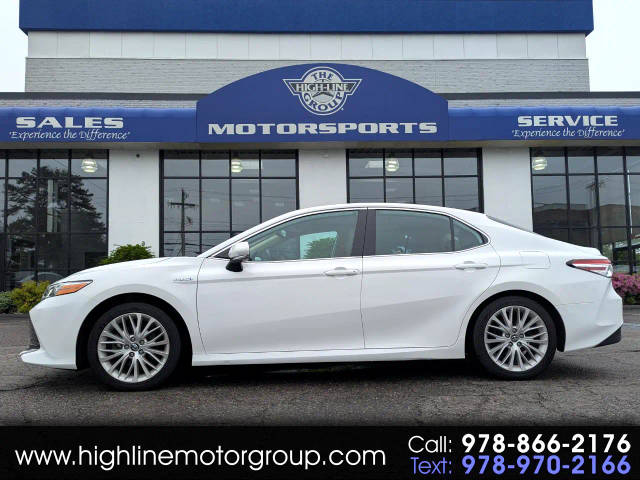 2019 Toyota Camry Hybrid XLE FWD photo