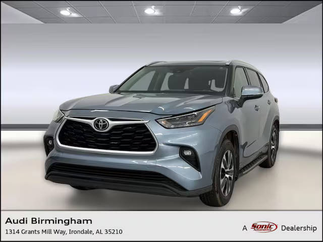 2022 Toyota Highlander XLE FWD photo
