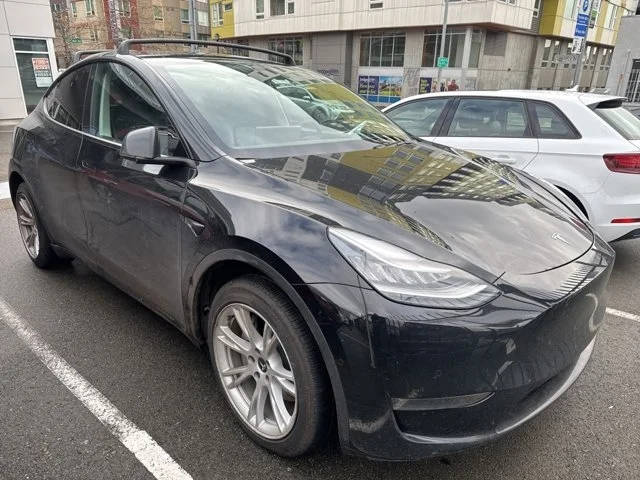 2020 Tesla Model Y Long Range AWD photo