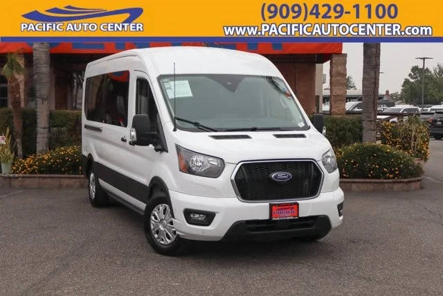 2023 Ford Transit Passenger Wagon XLT RWD photo