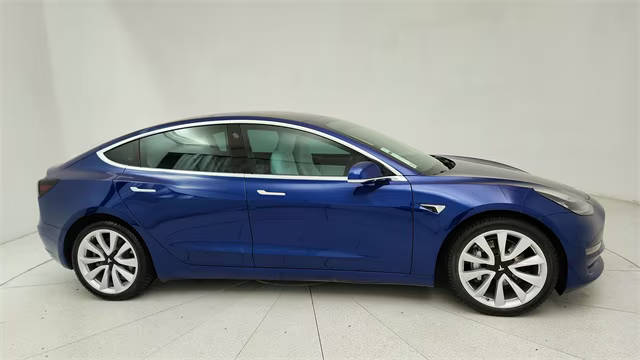2019 Tesla Model 3 Long Range AWD photo