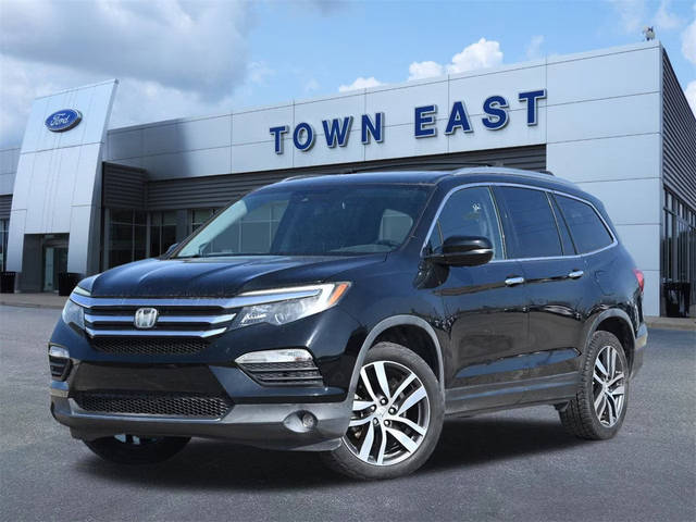 2016 Honda Pilot Touring FWD photo