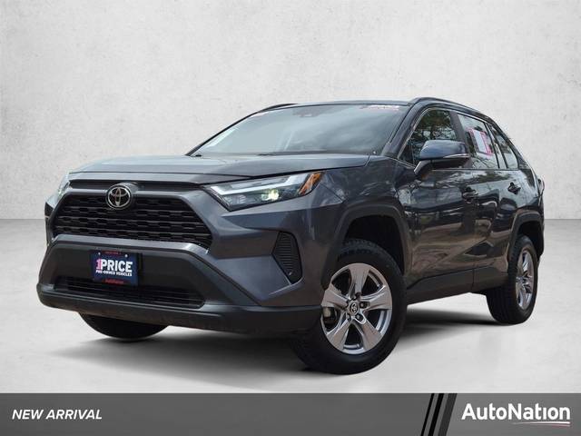 2022 Toyota RAV4 XLE AWD photo