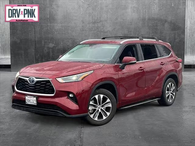 2022 Toyota Highlander Hybrid XLE FWD photo