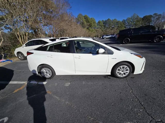 2022 Toyota Prius LE FWD photo