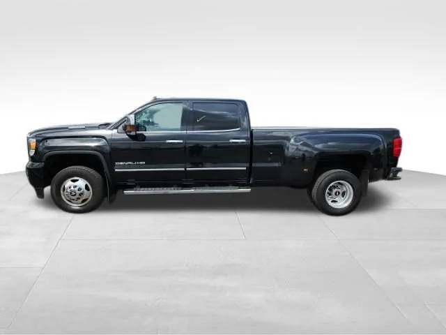 2019 GMC Sierra 3500HD Denali 4WD photo