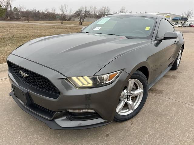 2016 Ford Mustang V6 RWD photo