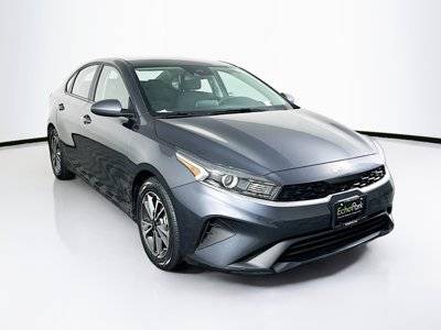 2023 Kia Forte LXS FWD photo