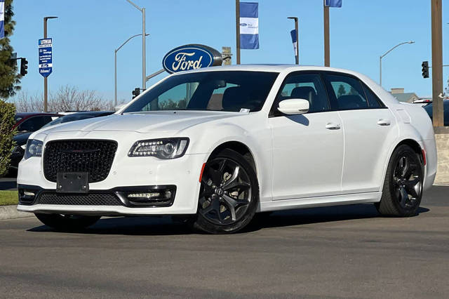 2022 Chrysler 300 300S RWD photo