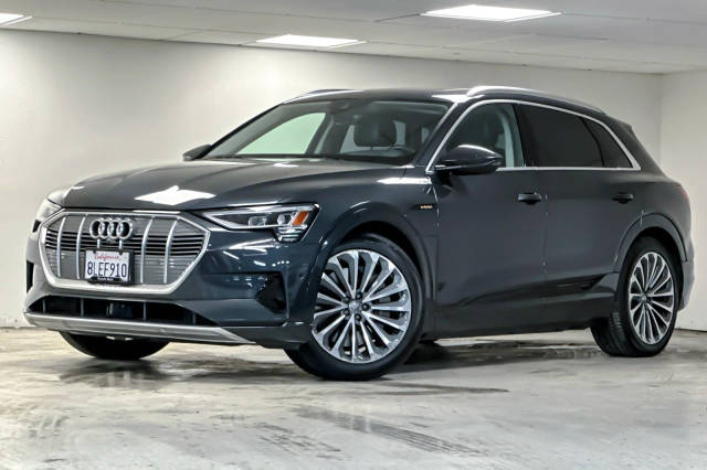 2019 Audi e-tron Prestige AWD photo