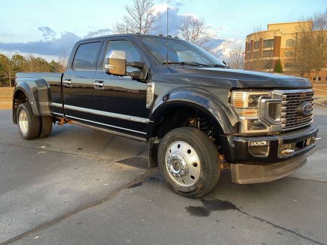 2022 Ford F-450 Super Duty Platinum 4WD photo