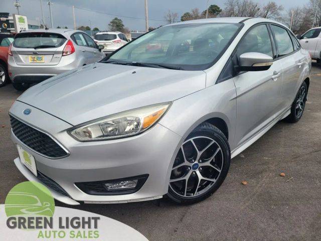 2015 Ford Focus SE FWD photo