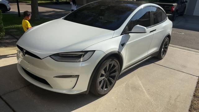 2022 Tesla Model X Plaid AWD photo