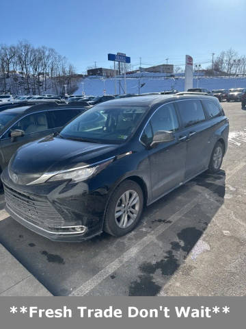 2022 Toyota Sienna XLE AWD photo