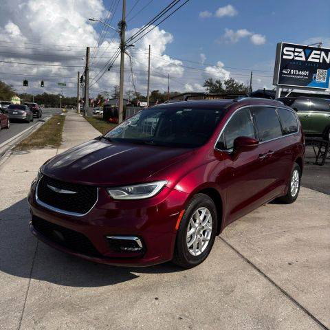 2021 Chrysler Pacifica Minivan Touring L FWD photo