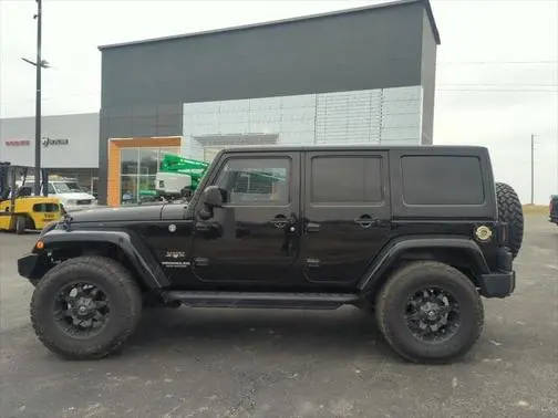 2016 Jeep Wrangler Unlimited Sahara 4WD photo